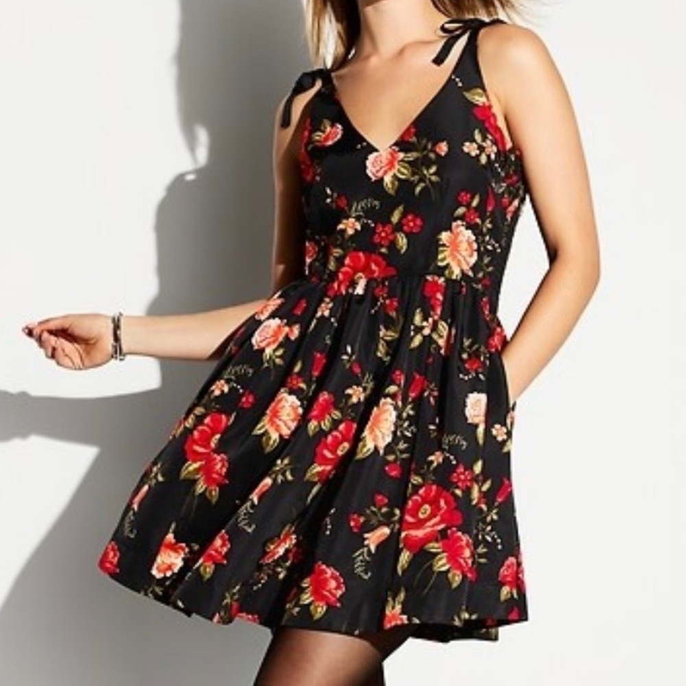 Old Navy The Occasion Floral Fit & Flare Dress Black Red Poppy Tie Shoulder L - Picture 1 of 13